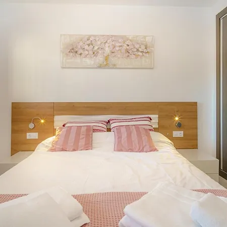 Ruby Apartment